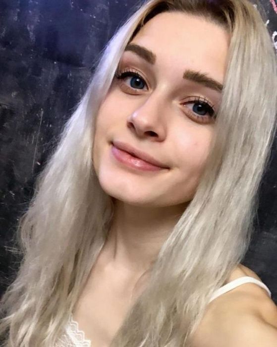 Искусство стриптиза: как привлечь внимание зрителей на сцене и научиться танцевать